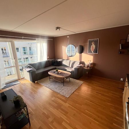 Modern And Central Apartment - Solsiden Trondheim - Up To 6 People エクステリア 写真