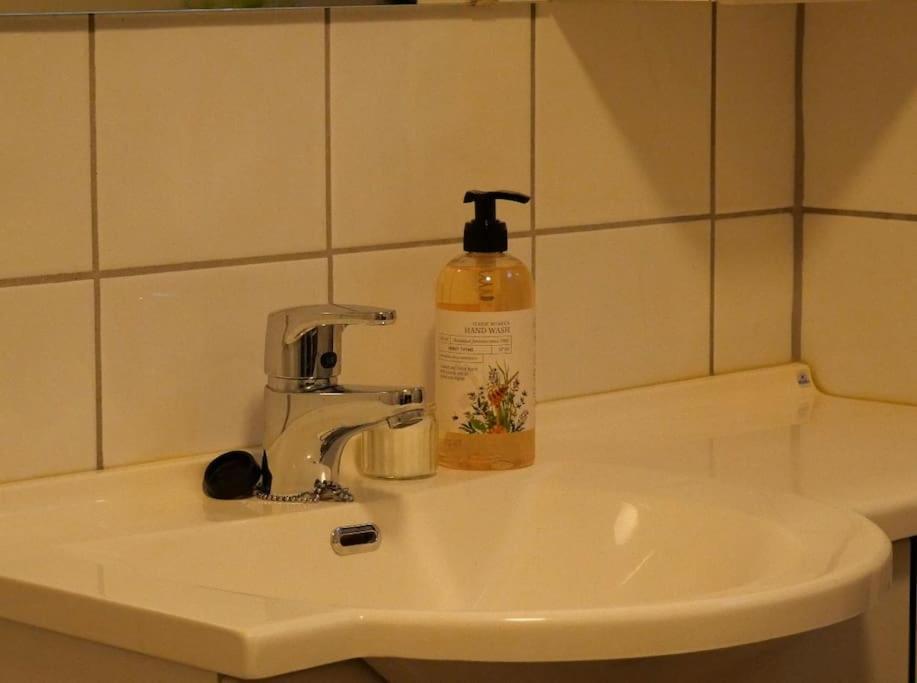 Modern And Central Apartment - Solsiden Trondheim - Up To 6 People エクステリア 写真