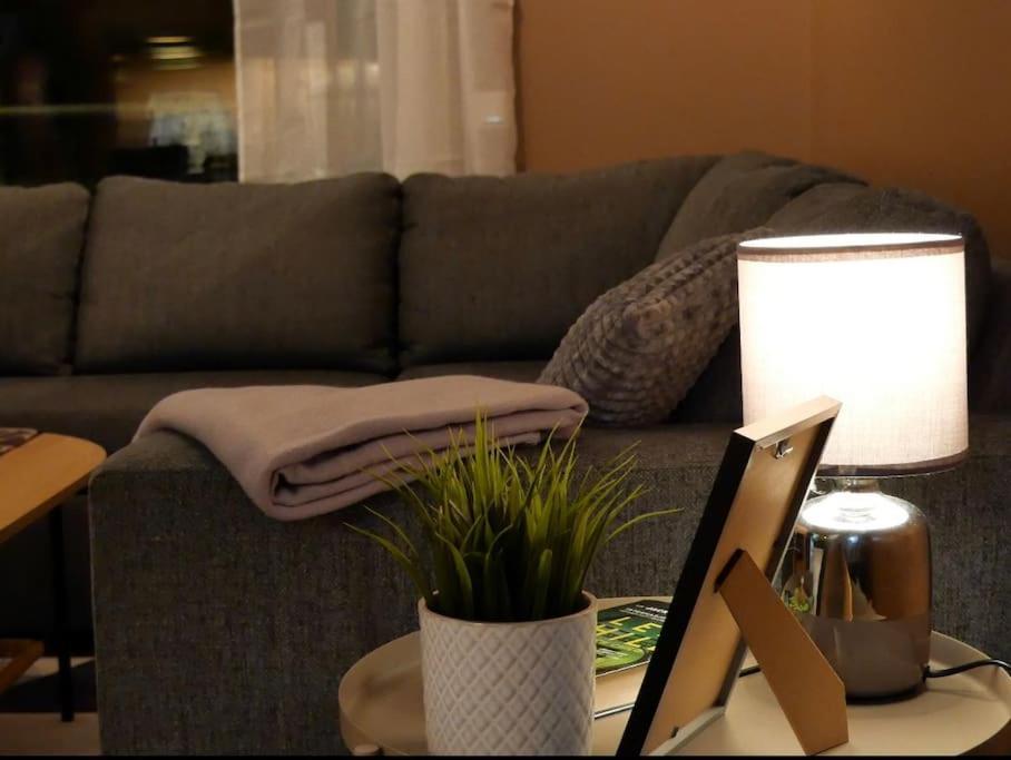 Modern And Central Apartment - Solsiden Trondheim - Up To 6 People エクステリア 写真