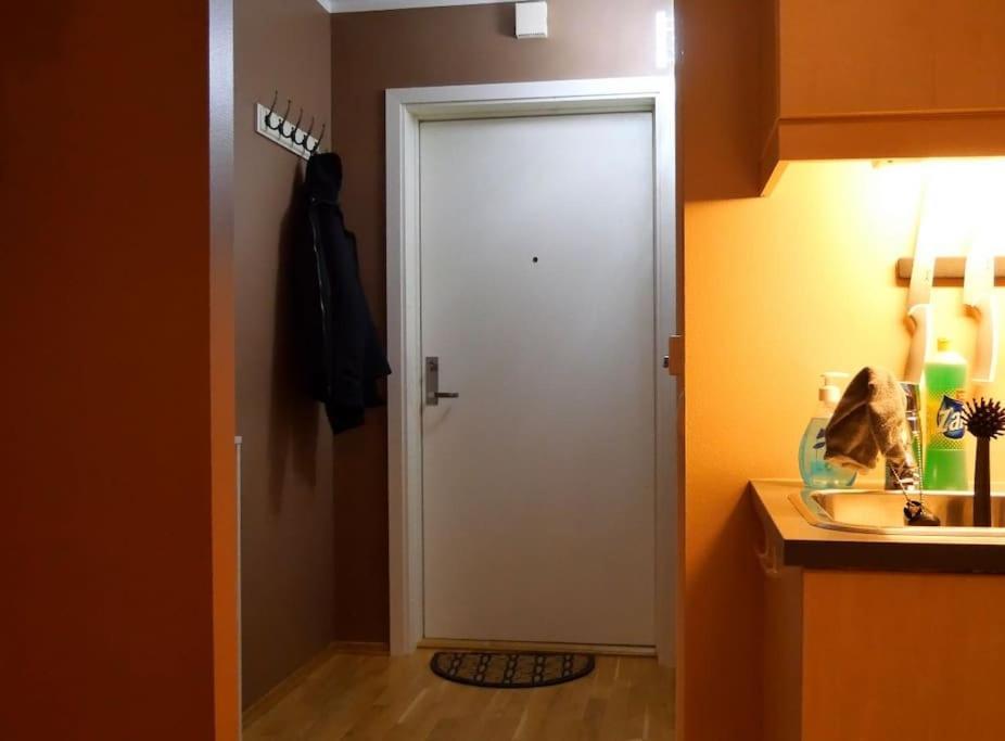 Modern And Central Apartment - Solsiden Trondheim - Up To 6 People エクステリア 写真
