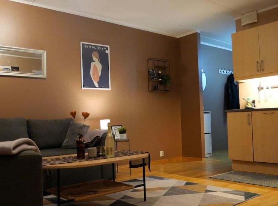 Modern And Central Apartment - Solsiden Trondheim - Up To 6 People エクステリア 写真